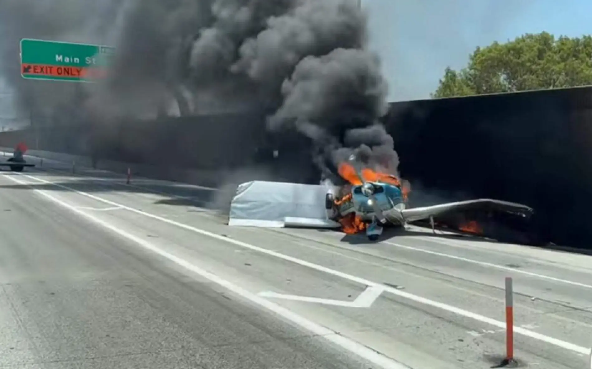 Avioneta se estrella en California